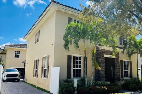 16946 SW 90th Terrace Circle Miami FL 33196