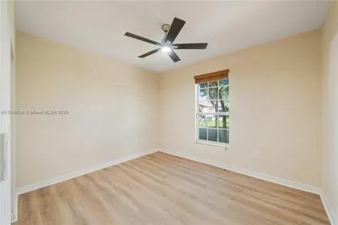 16946 SW 90th Terrace Circle Miami FL 33196