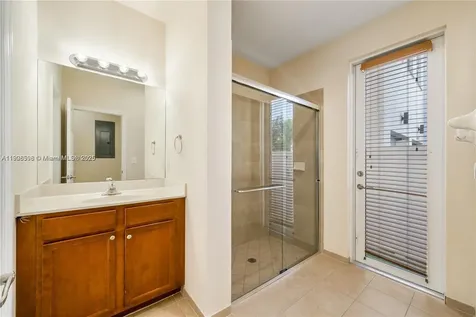 16946 SW 90th Terrace Circle Miami FL 33196