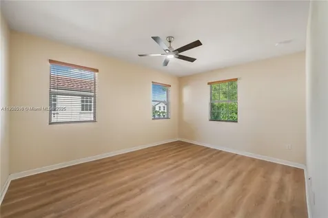 16946 SW 90th Terrace Circle Miami FL 33196