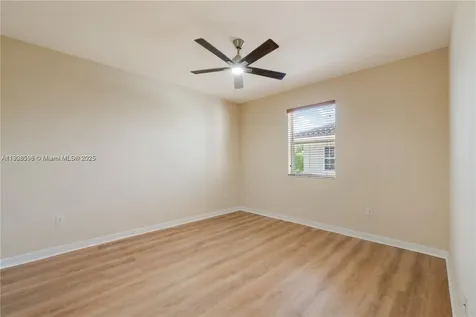 16946 SW 90th Terrace Circle Miami FL 33196