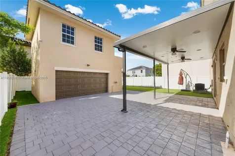 16946 SW 90th Terrace Circle Miami FL 33196