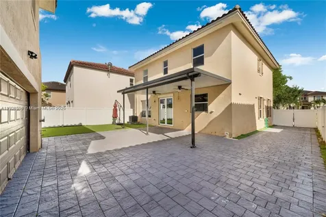 16946 SW 90th Terrace Circle Miami FL 33196