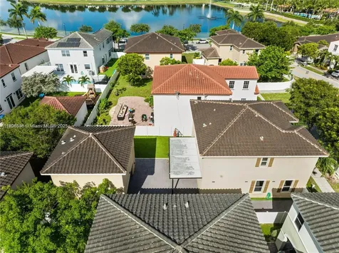 16946 SW 90th Terrace Circle Miami FL 33196
