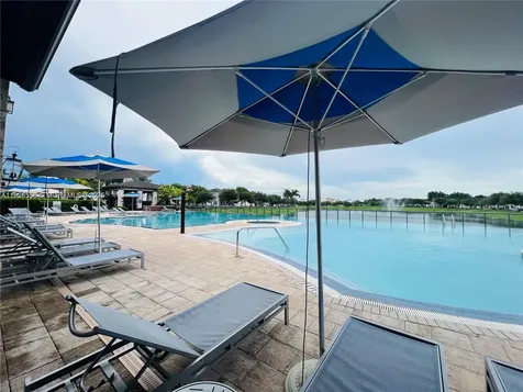 16946 SW 90th Terrace Circle Miami FL 33196