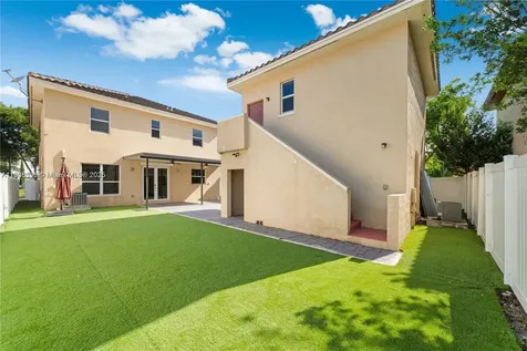 16946 SW 90th Terrace Circle Miami FL 33196