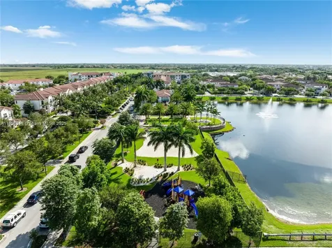 16946 SW 90th Terrace Circle Miami FL 33196