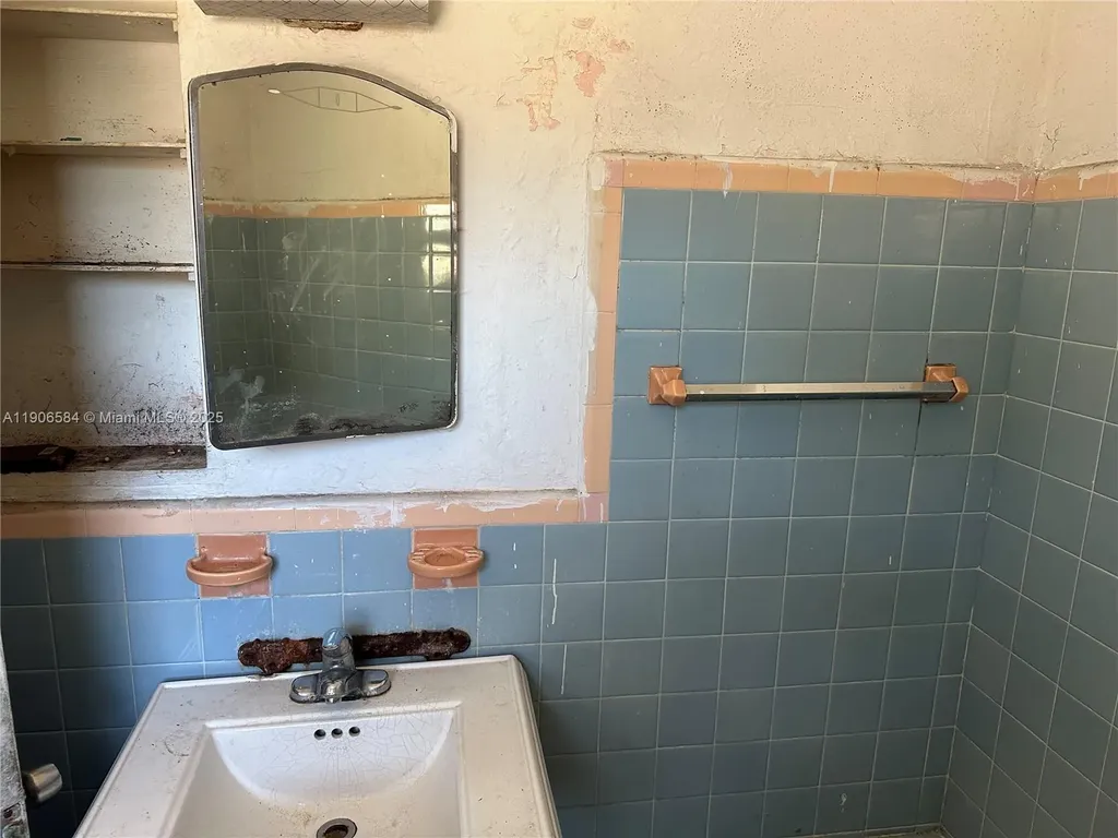 733 NW 27th Avenue Fort Lauderdale FL 33311