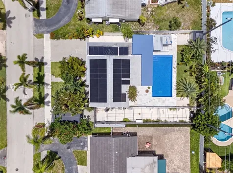 717 SE 2nd Street Deerfield Beach FL 33441