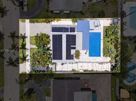 717 SE 2nd Street Deerfield Beach FL 33441