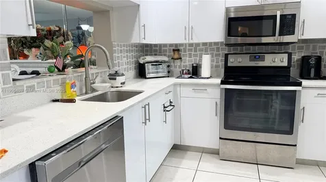 571 SW 142nd Avenue Pembroke Pines FL 33027