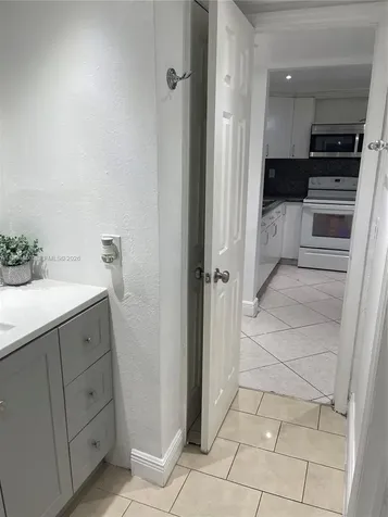 7505 SW 82nd Street Miami FL 33143