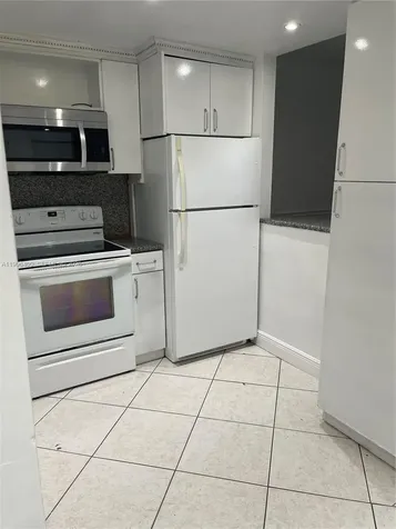 7505 SW 82nd Street Miami FL 33143