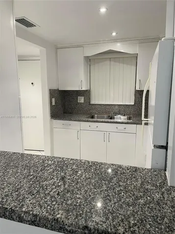 7505 SW 82nd Street Miami FL 33143