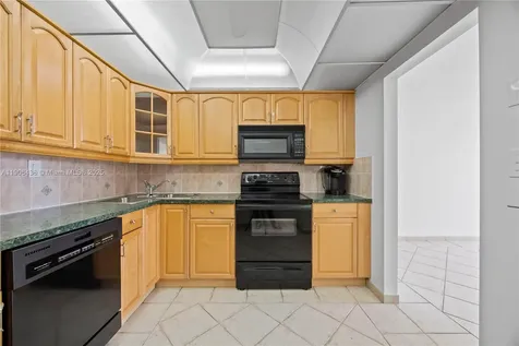 2750 NE 183rd Street Aventura FL 33160