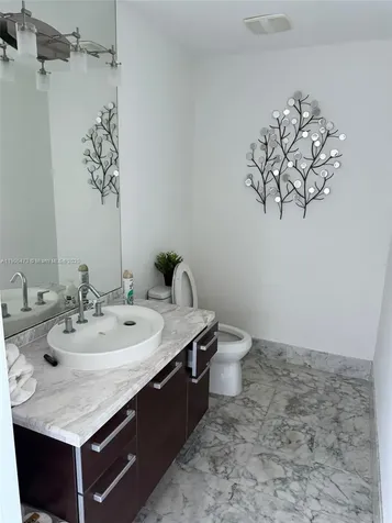 253 NE 2nd Street Miami FL 33132