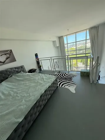 253 NE 2nd Street Miami FL 33132