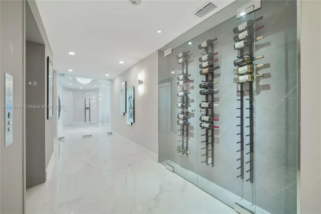 300 S Pointe Drive Miami Beach FL 33139