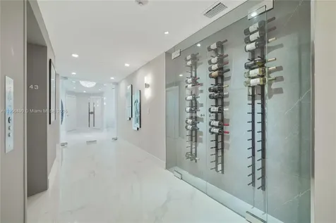 300 S Pointe Drive Miami Beach FL 33139