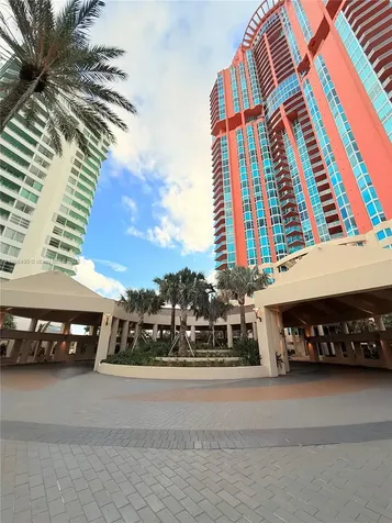 300 S Pointe Drive Miami Beach FL 33139