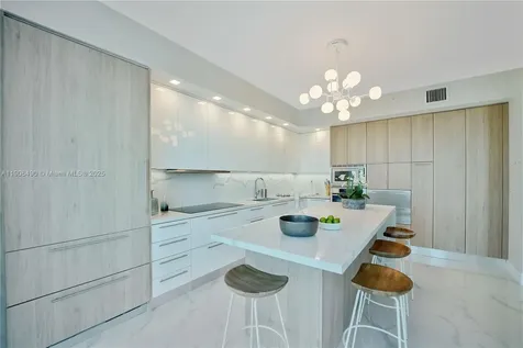 300 S Pointe Drive Miami Beach FL 33139