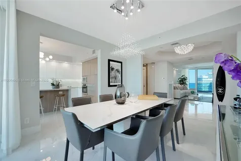 300 S Pointe Drive Miami Beach FL 33139