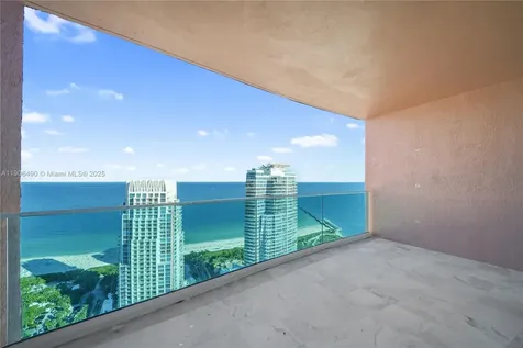 300 S Pointe Drive Miami Beach FL 33139