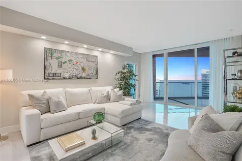 300 S Pointe Drive Miami Beach FL 33139