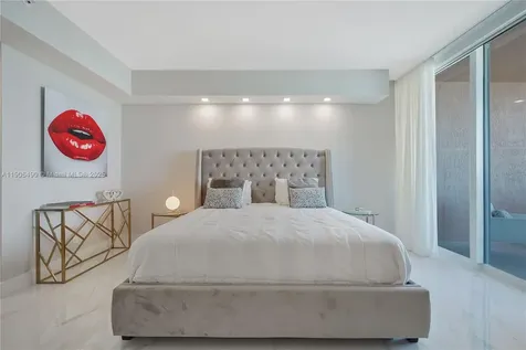 300 S Pointe Drive Miami Beach FL 33139