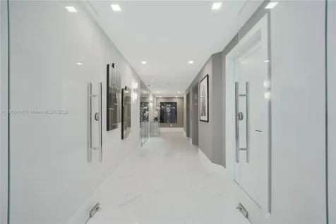 300 S Pointe Drive Miami Beach FL 33139
