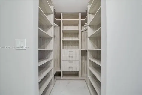 300 S Pointe Drive Miami Beach FL 33139