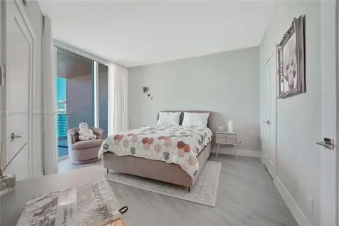 300 S Pointe Drive Miami Beach FL 33139
