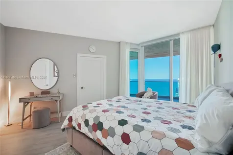 300 S Pointe Drive Miami Beach FL 33139