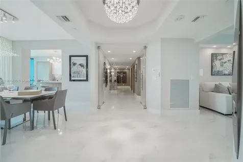 300 S Pointe Drive Miami Beach FL 33139