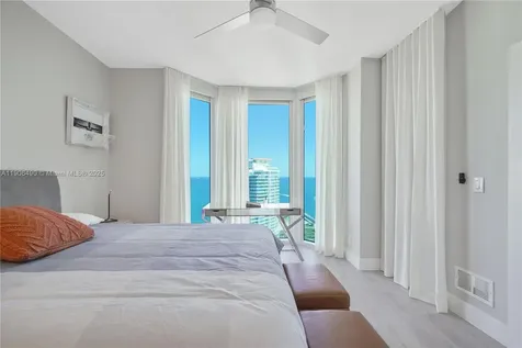 300 S Pointe Drive Miami Beach FL 33139