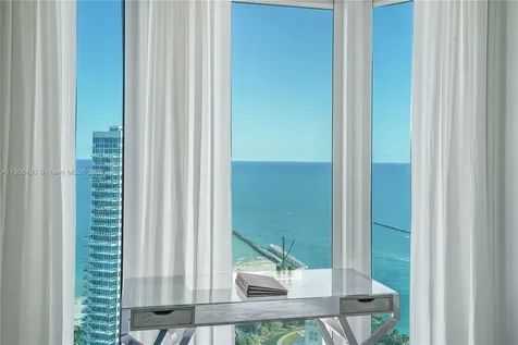 300 S Pointe Drive Miami Beach FL 33139