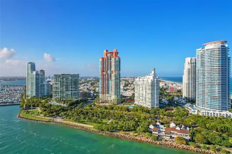 300 S Pointe Drive Miami Beach FL 33139