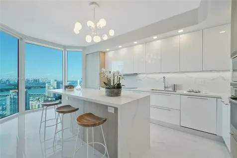 300 S Pointe Drive Miami Beach FL 33139