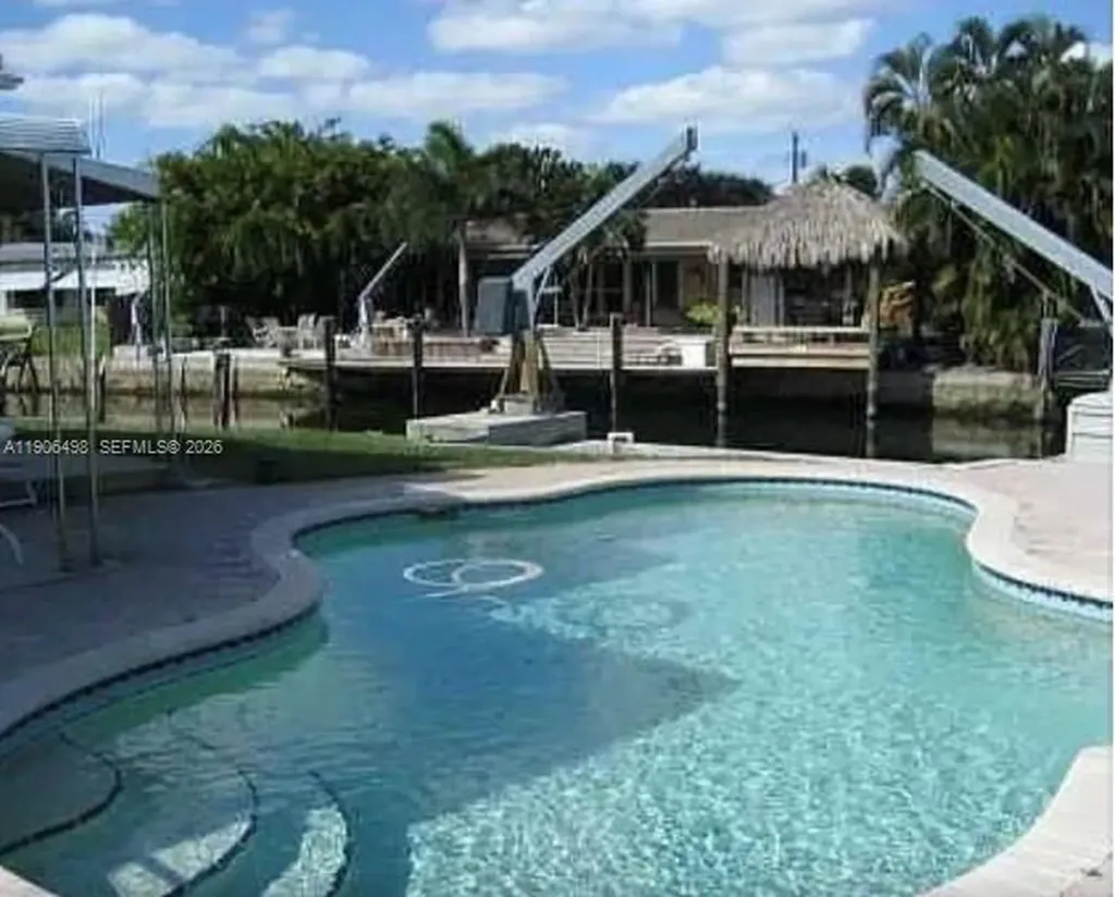 842 Argonaut Isle Dania Beach FL 33004