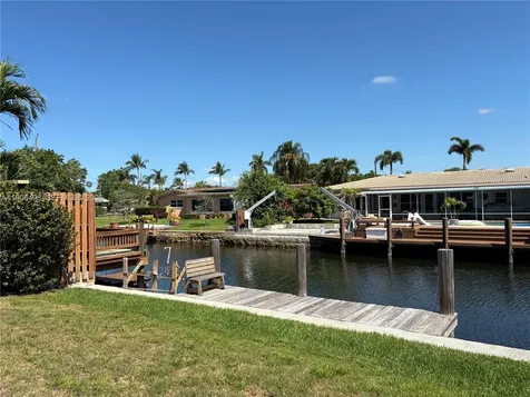 842 Argonaut Isle Dania Beach FL 33004