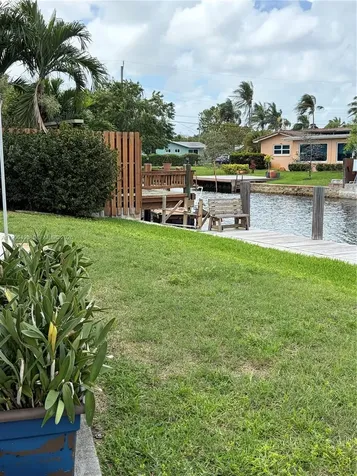 842 Argonaut Isle Dania Beach FL 33004
