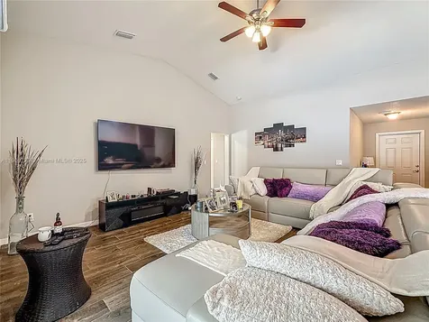 6142 NW Hopkins Avenue Port St. Lucie FL 34986