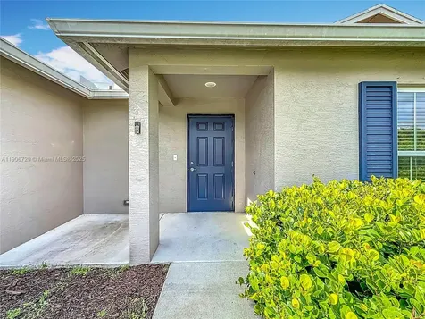 6142 NW Hopkins Avenue Port St. Lucie FL 34986