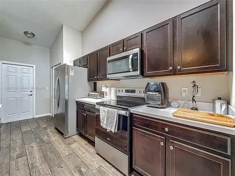 6142 NW Hopkins Avenue Port St. Lucie FL 34986