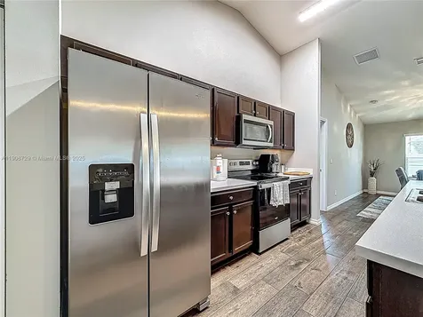 6142 NW Hopkins Avenue Port St. Lucie FL 34986