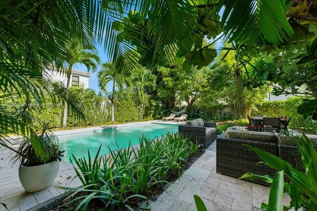 617 NE 191st Street Miami FL 33179
