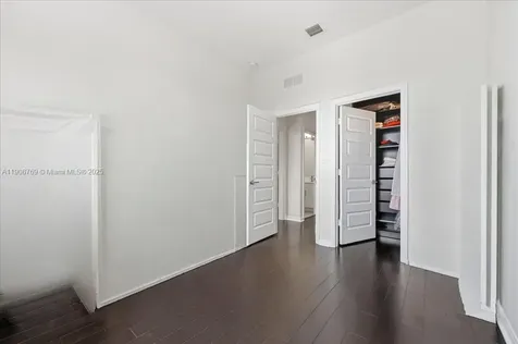 617 NE 191st Street Miami FL 33179