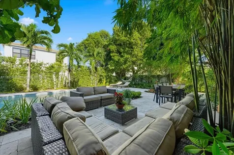 617 NE 191st Street Miami FL 33179