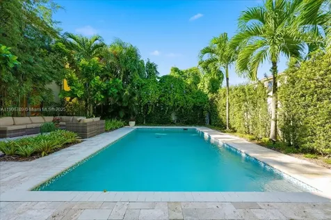 617 NE 191st Street Miami FL 33179