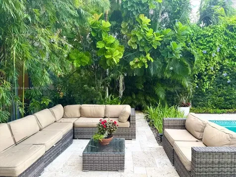 617 NE 191st Street Miami FL 33179